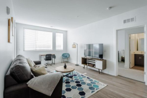 Cozysuites l Luxe 2BR in Downtown Cincinnati #2